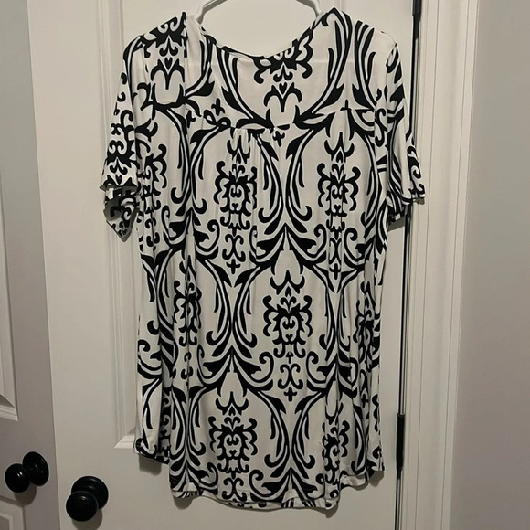 Popyoung NWT plus 3X Black & White Soft tunic top - Picture 3 of 7